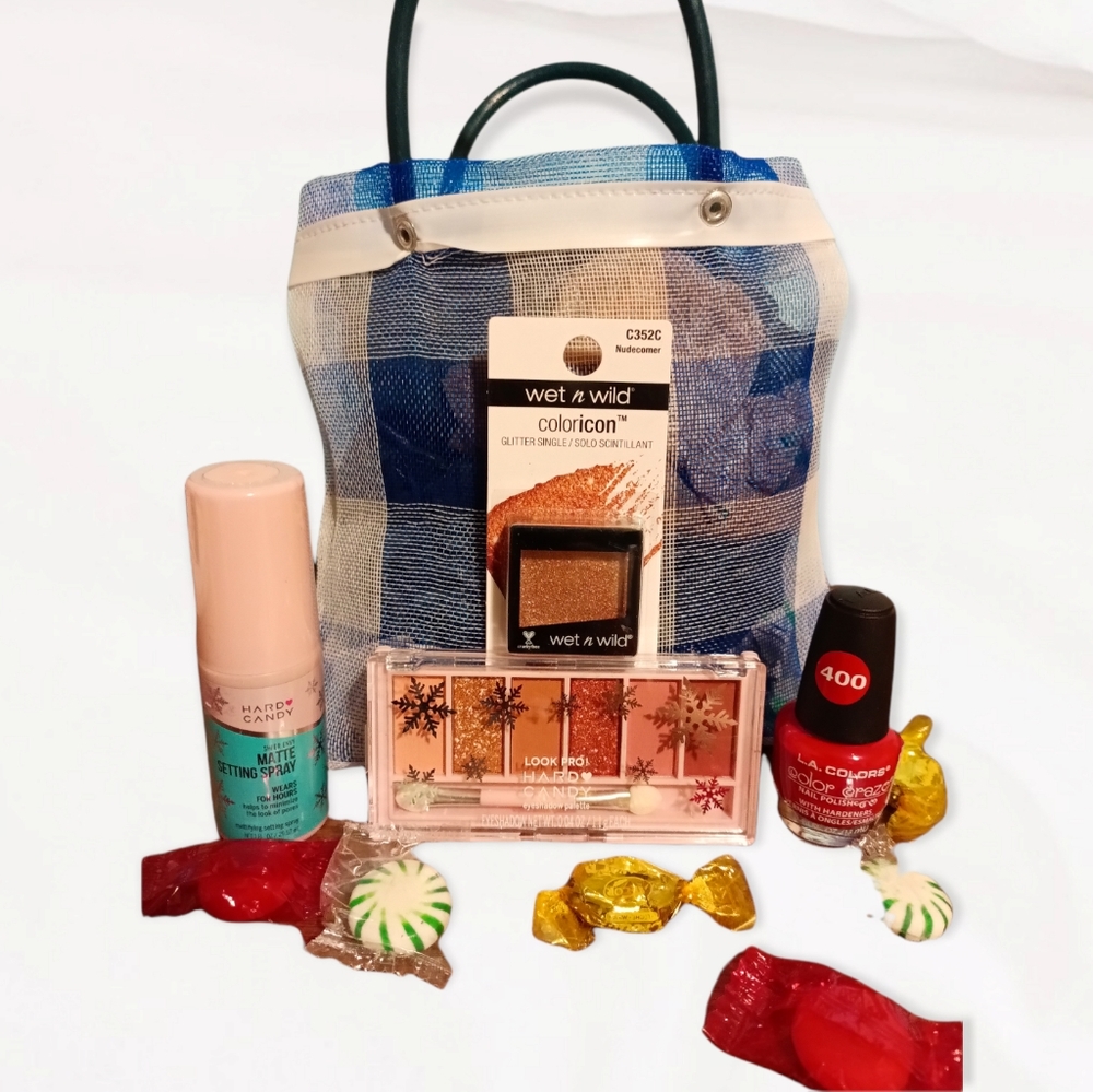 5 different items in a 🎁 gift set. All new items in different varieties.